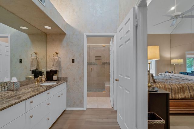 5084 Augusta Street, Houston, TX 77007