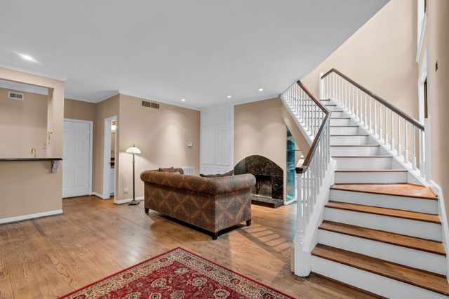 5084 Augusta Street, Houston, TX 77007