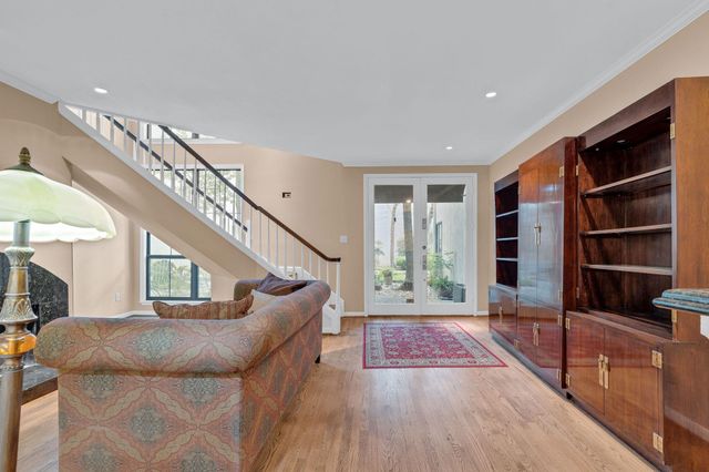 5084 Augusta Street, Houston, TX 77007