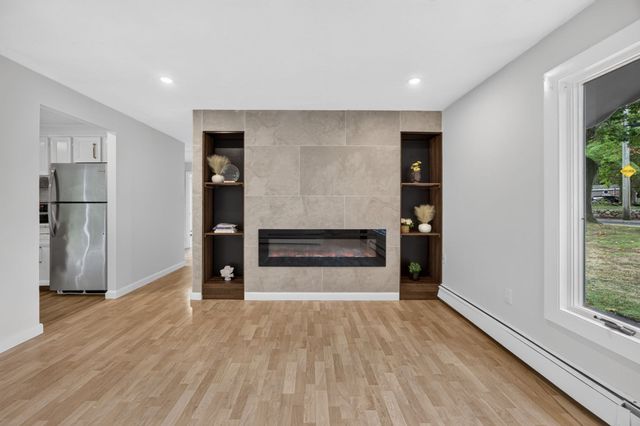 17 Grover St, Beverly, MA 01915