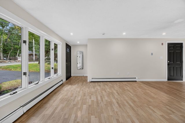 17 Grover St, Beverly, MA 01915