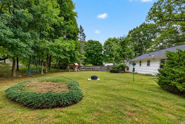 17 Grover St, Beverly, MA 01915