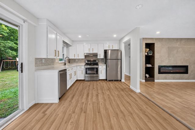 17 Grover St, Beverly, MA 01915