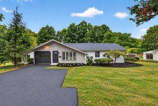 17 Grover St, Beverly, MA 01915