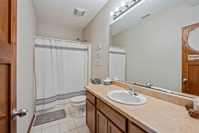 217 NE Allison Avenue, Elkhart, IA 50073