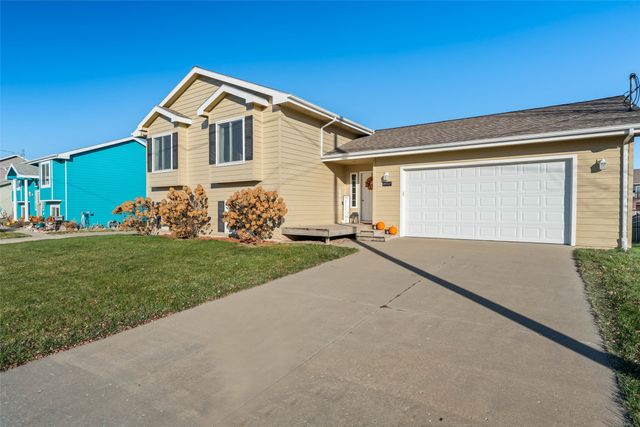 217 NE Allison Avenue, Elkhart, IA 50073