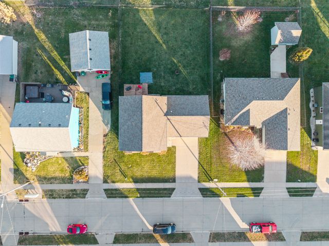 217 NE Allison Avenue, Elkhart, IA 50073