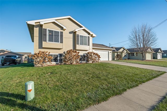 217 NE Allison Avenue, Elkhart, IA 50073