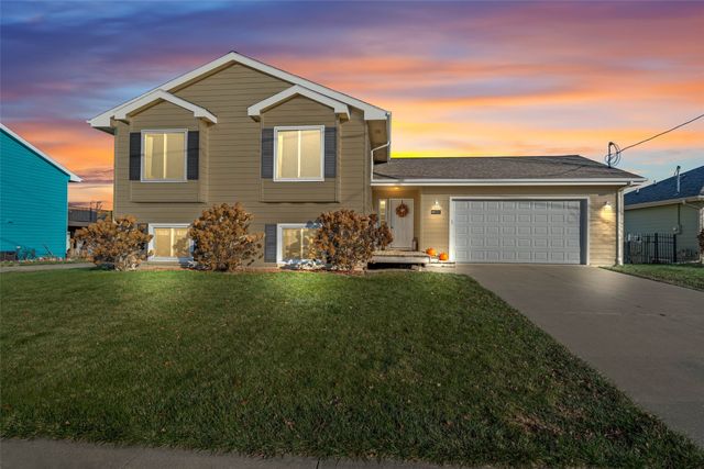 217 NE Allison Avenue, Elkhart, IA 50073