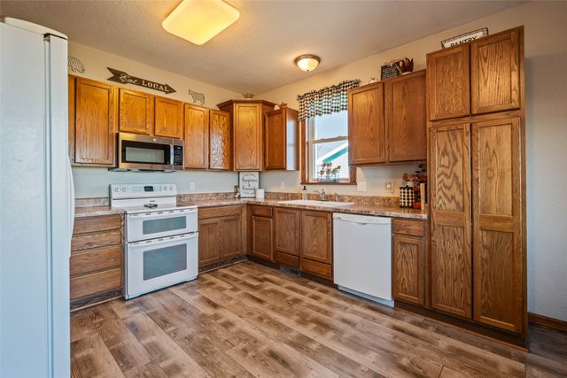 217 NE Allison Avenue, Elkhart, IA 50073