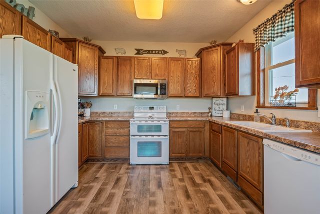 217 NE Allison Avenue, Elkhart, IA 50073