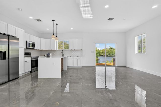 655 NW 24TH Avenue, Fort Lauderdale, FL 33311