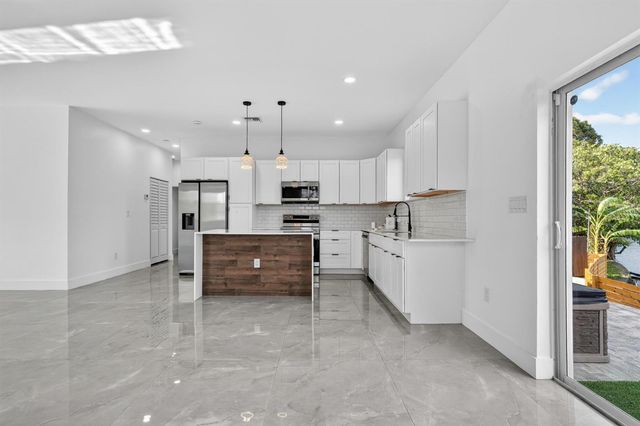 655 NW 24TH Avenue, Fort Lauderdale, FL 33311