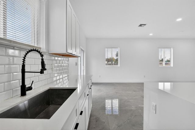 655 NW 24TH Avenue, Fort Lauderdale, FL 33311