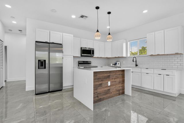 655 NW 24TH Avenue, Fort Lauderdale, FL 33311