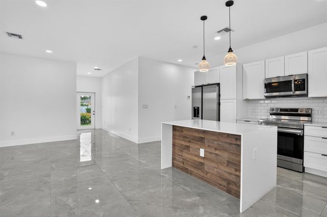 655 NW 24TH Avenue, Fort Lauderdale, FL 33311