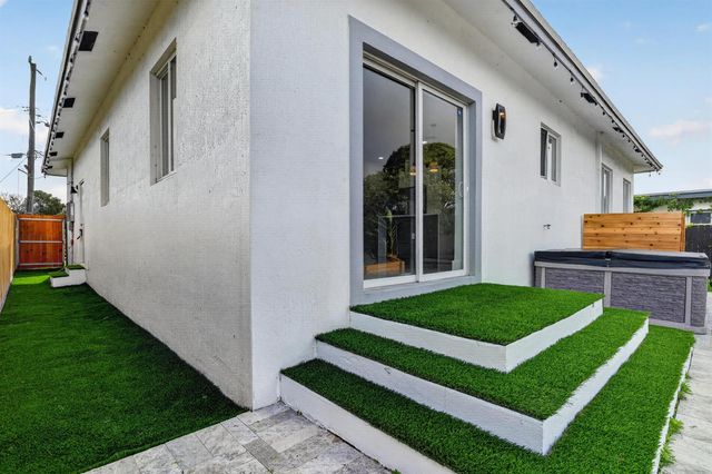 655 NW 24TH Avenue, Fort Lauderdale, FL 33311