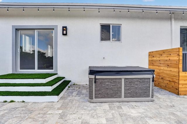 655 NW 24TH Avenue, Fort Lauderdale, FL 33311