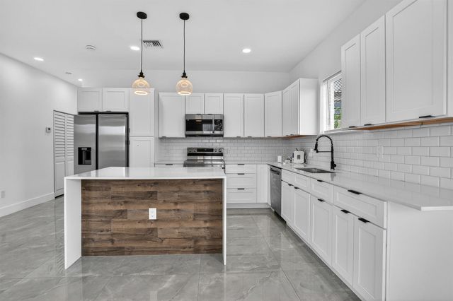 655 NW 24TH Avenue, Fort Lauderdale, FL 33311