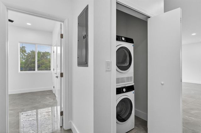 655 NW 24TH Avenue, Fort Lauderdale, FL 33311