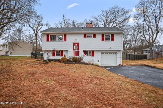 134 Darien Road, Howell, NJ 07731