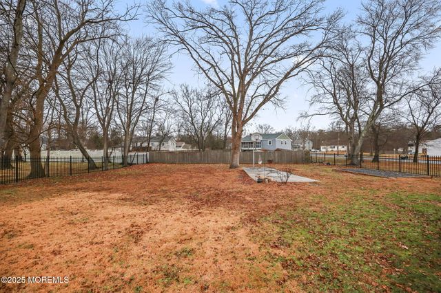 134 Darien Road, Howell, NJ 07731