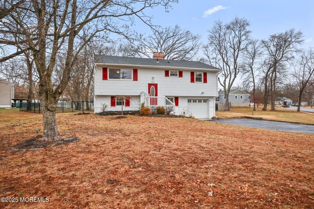 134 Darien Road, Howell, NJ 07731