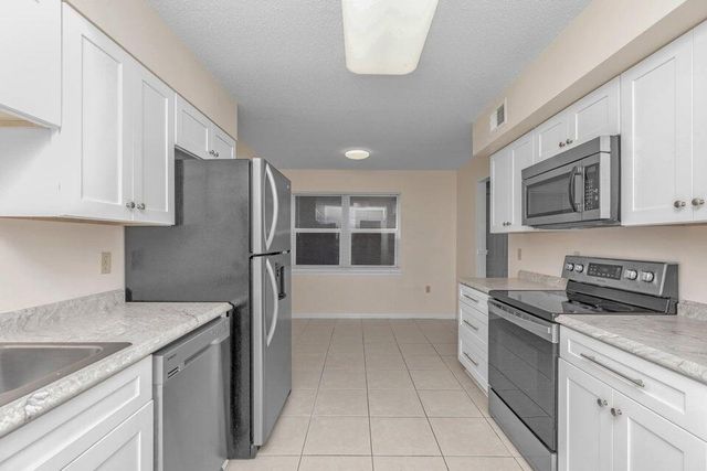 1037 4th Ave Avenue, Shalimar, FL 32579