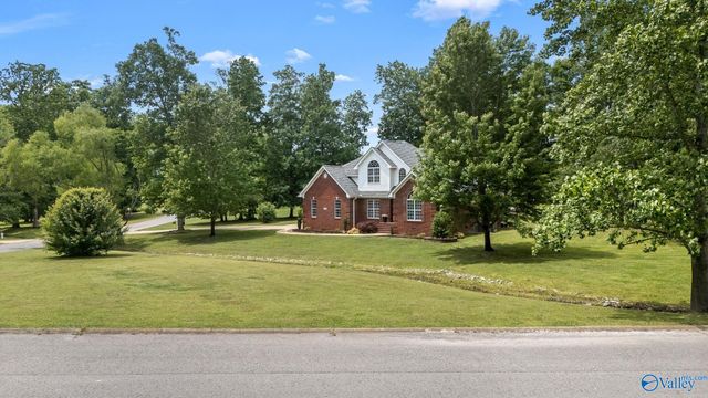 60 Windwood Drive, Fayetteville, TN 37334