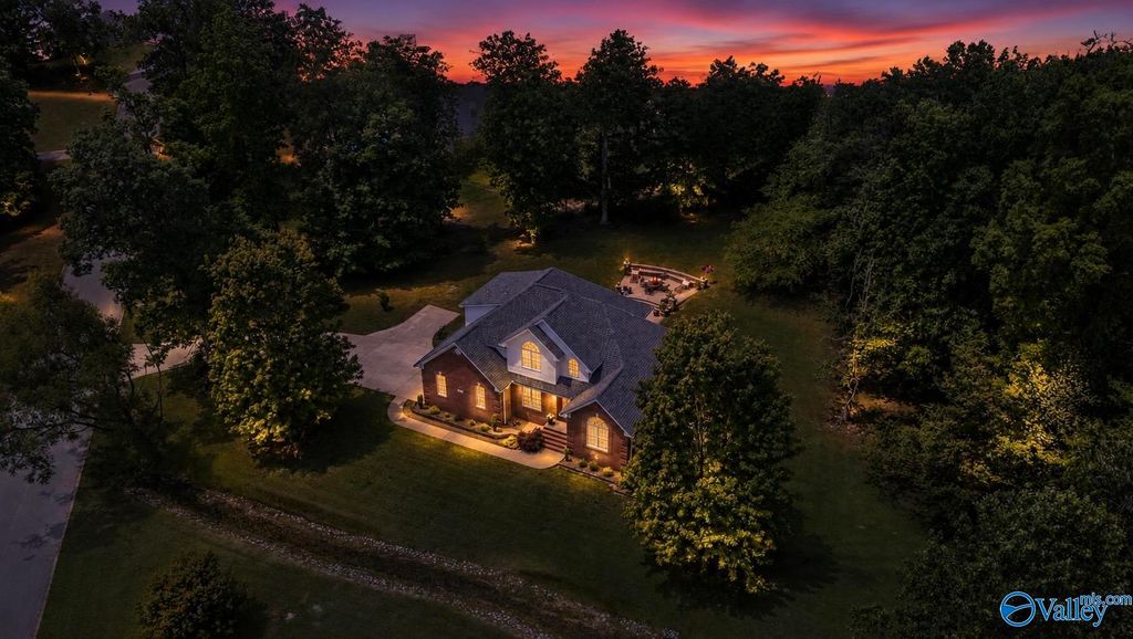 60 Windwood Drive, Fayetteville, TN 37334