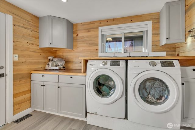 812 Maplewood Avenue W, Kent, WA 98030