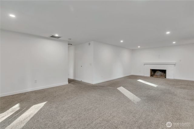 812 Maplewood Avenue W, Kent, WA 98030