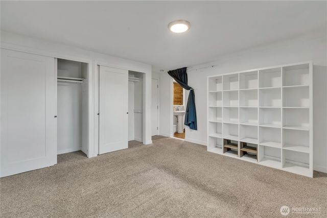 812 Maplewood Avenue W, Kent, WA 98030