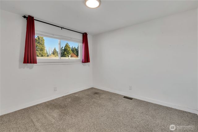 812 Maplewood Avenue W, Kent, WA 98030