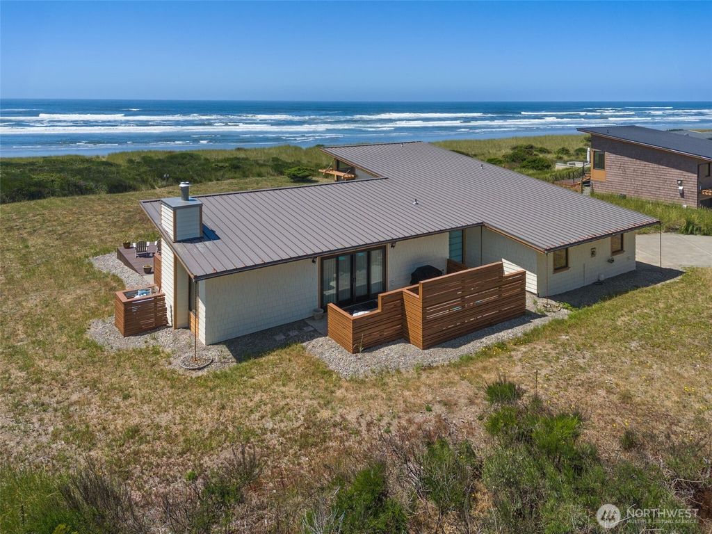 1603 Sea Grass Lane, Westport, WA 98595