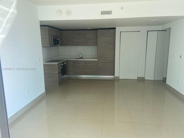 1300 S Miami Ave 2207, Miami, FL 33130
