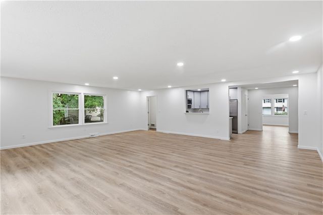 23 Cross Gates Rd, Gates, NY 14606
