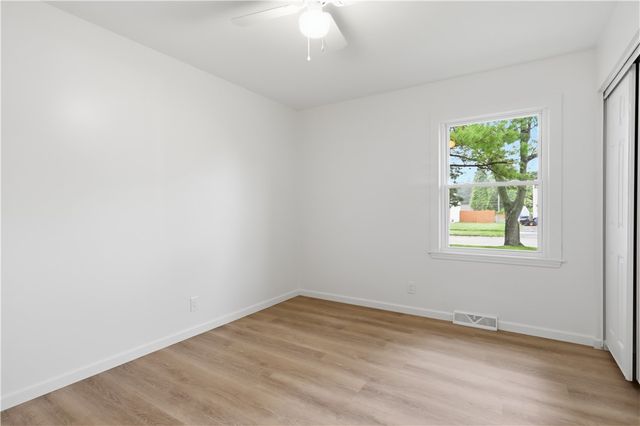 23 Cross Gates Rd, Gates, NY 14606