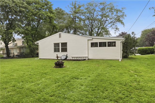 23 Cross Gates Rd, Gates, NY 14606