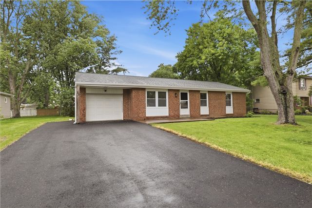 23 Cross Gates Rd, Gates, NY 14606