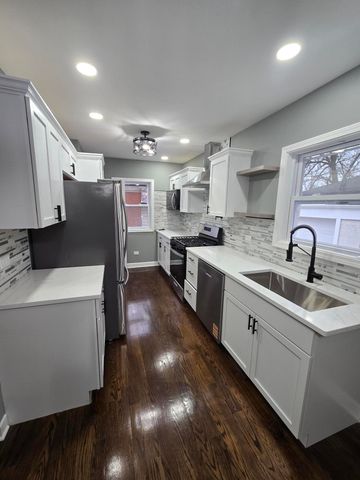 2100 W 2nd Avenue, Gary, IN 46404