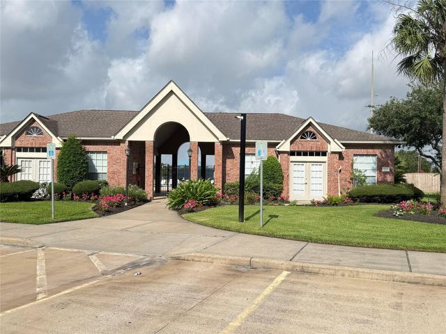 2715 Sunnycreek Lane, Pearland, TX 77584