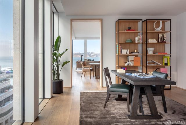 1 Steuart Lane 1706, San Francisco, CA 94105