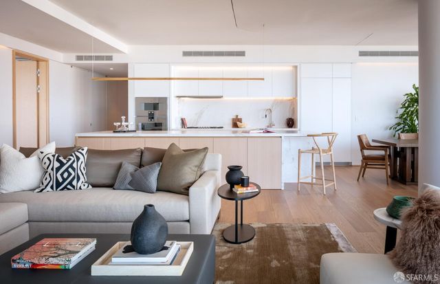 1 Steuart Lane 1706, San Francisco, CA 94105