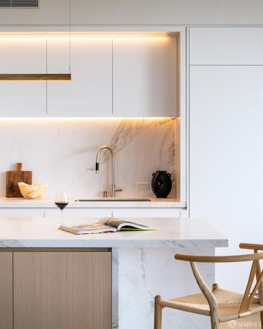 1 Steuart Lane 1706, San Francisco, CA 94105