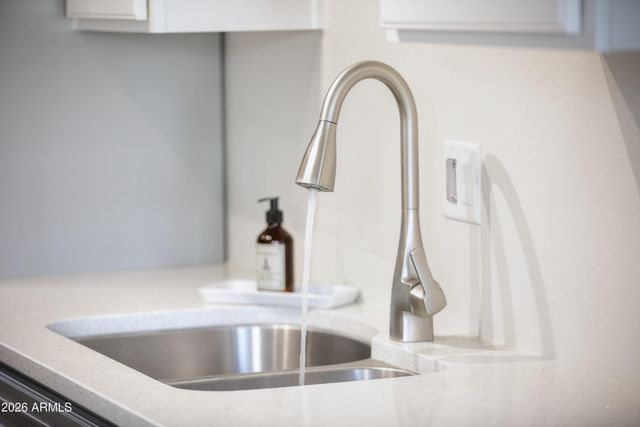 1861 E SUNBURST Lane, Tempe, AZ 85284