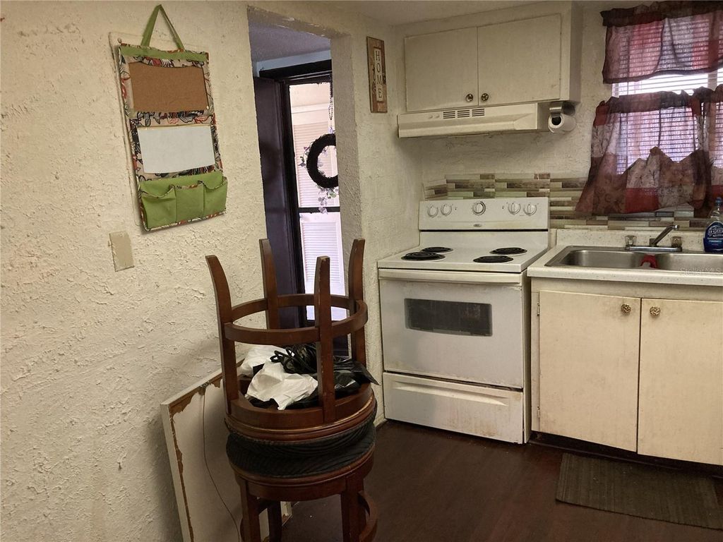 Image 9 of property listing at 4164 HERON WAY 208, Bradenton, FL 34205