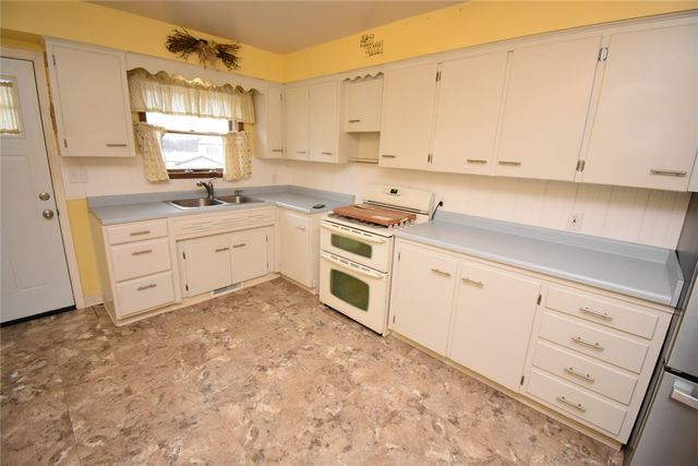 14 Linton Road, Centerville, PA 15417