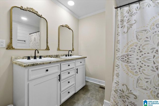 2012 CRAWFORD STREET, Guntersville, AL 35976