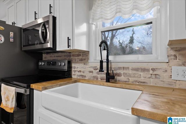 2012 CRAWFORD STREET, Guntersville, AL 35976